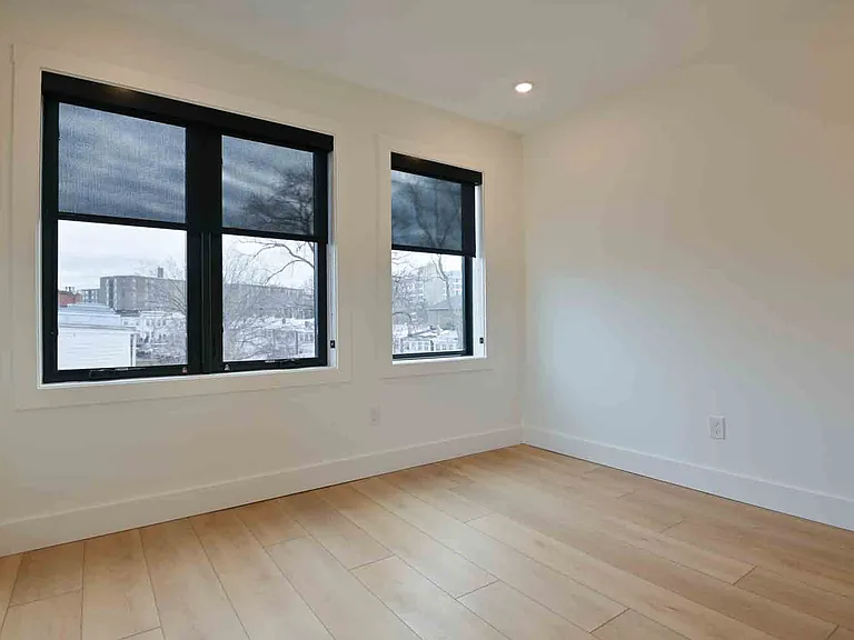 2641 4th St NE #2 — Photo 42