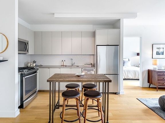 3rd image of 535 Carlton Ave APT 206