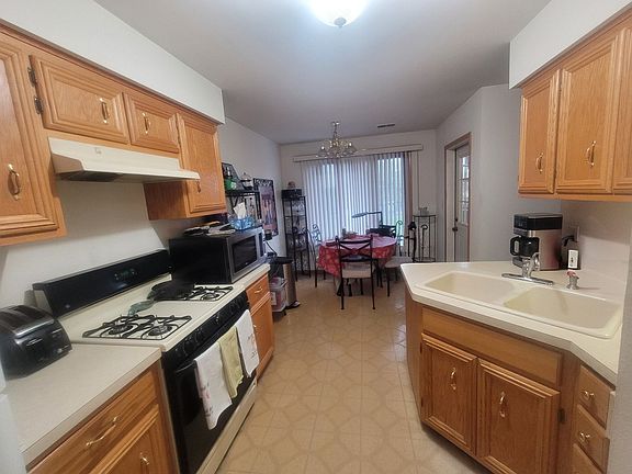 5th image of 5025 139th Pl APT 512