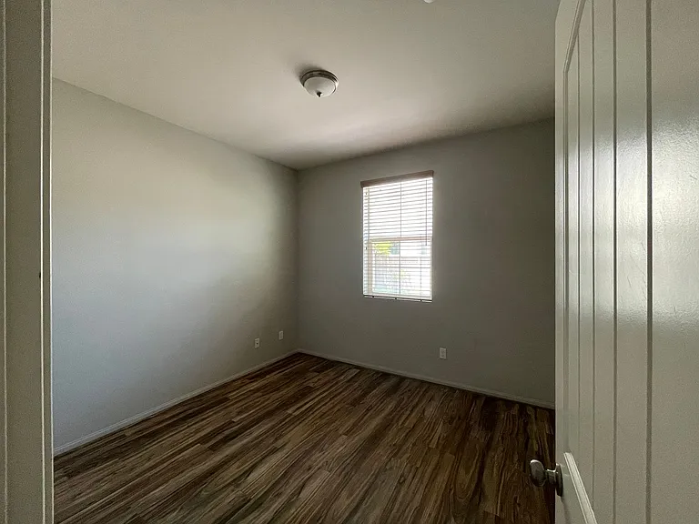 1591 Stow Grove Ave — Photo 12