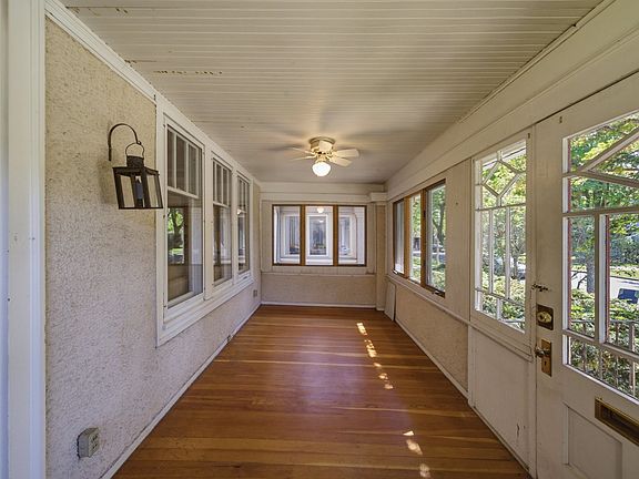 2nd image of 704 Clarence Ave