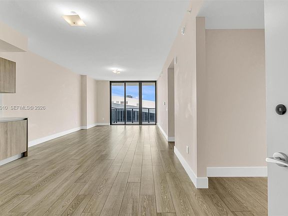 3rd image of 2960 NE 207th St Unit 1108