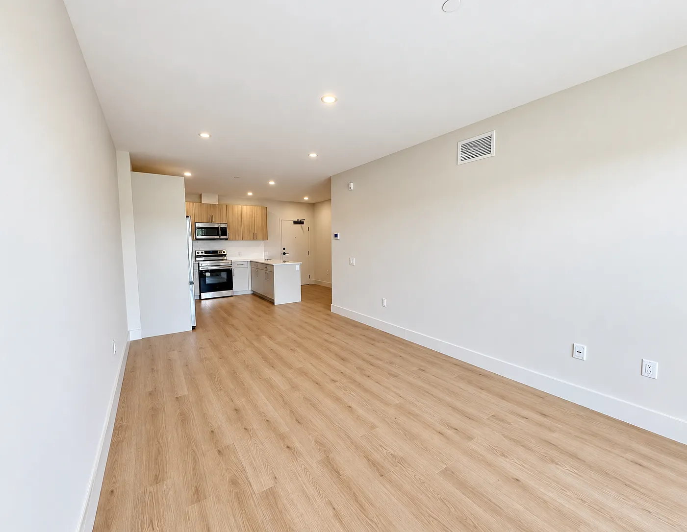 8 Hutt Lane - Interior Unit — Photo 3