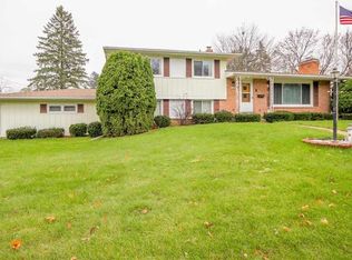 925 Thomas Dr, Jackson, MI 49203