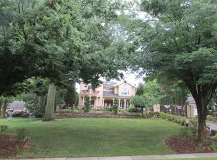 396 N Farview Ave, Paramus, NJ 07652