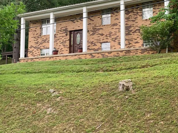 2027 Midland Trl, Rush, KY 41168