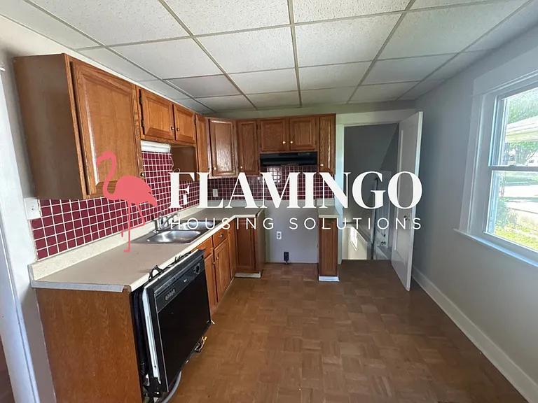 317 Fernwood Ave — Photo 6