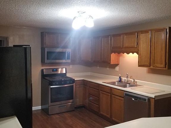 4th image of 312 Giofre Ave