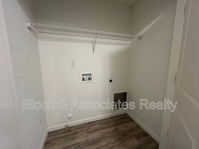3723 Shepway Loop — Photo 16