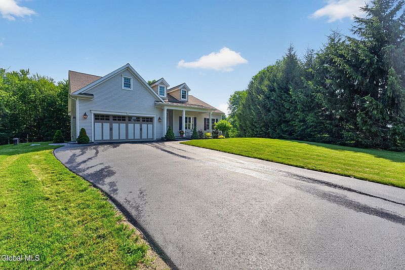 5th image of 14 Westfall Court