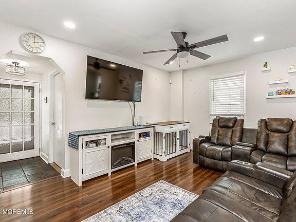 3rd image of 76 Morris Avenue
