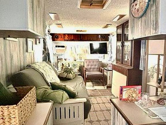 All furniture included 