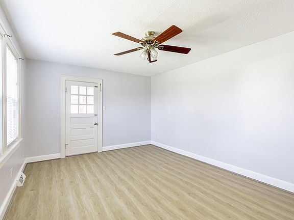 5th image of 154 Lake Court Ave
