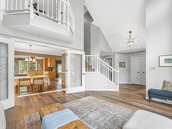 5th image of 9733 Crescent Shores Rd