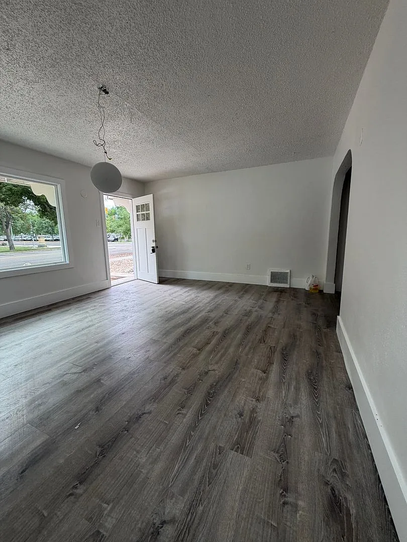 $500 Off Rent if Lease Starts by 9/5! — Photo 2