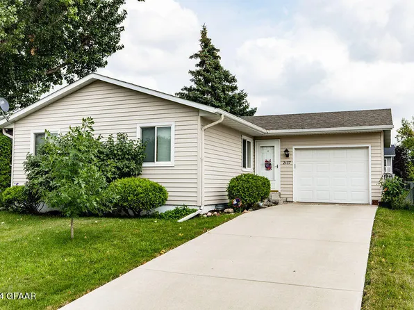 2137 5th Ave E, West Fargo, ND 58078