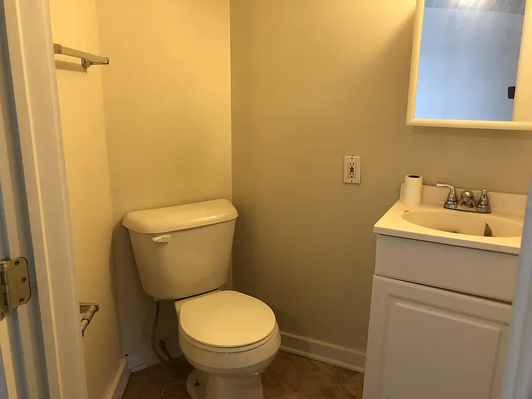 3rd floor 1/2 bath