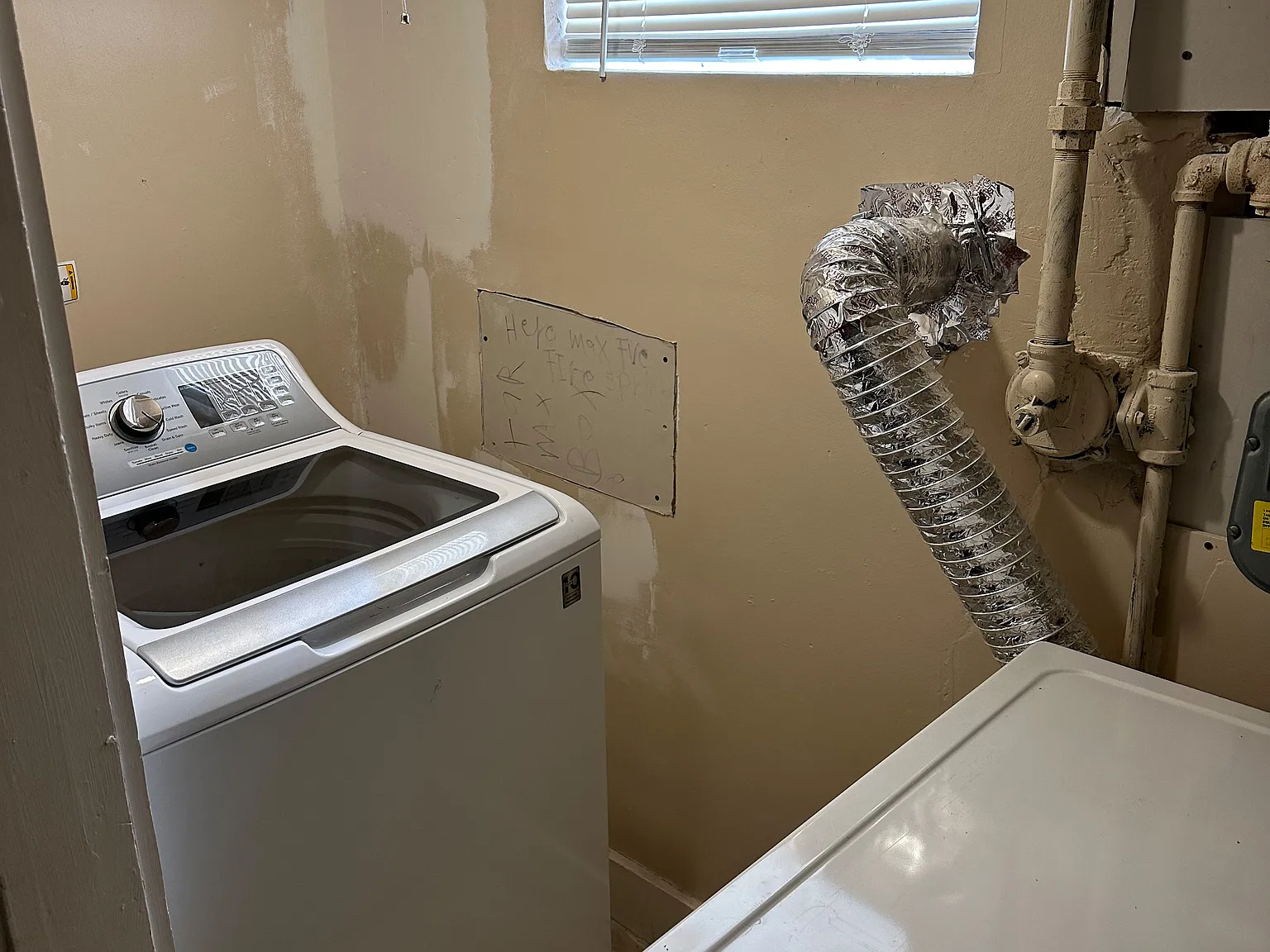 4 bed, 2.0 bath, $1,900 — Photo 4
