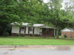 100 Cherryview Ln, Winston Salem, NC 27105