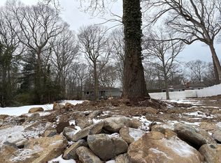 9 Woodland Rd, Miller Place, NY 11764
