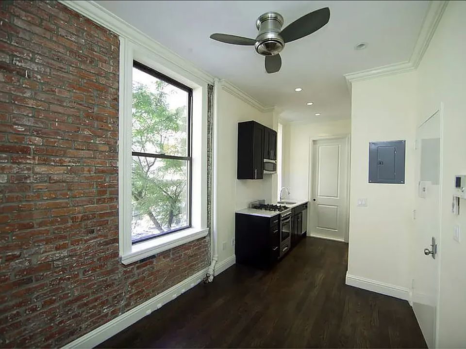 1st image of 400 E 74th St #3