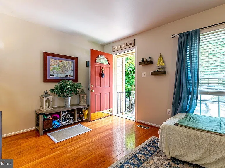 13662 Barren Springs Ct — Photo 6