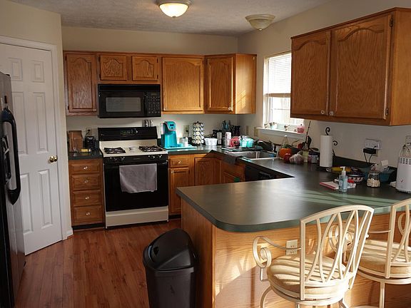 3rd image of 1403 Pinnacle Dr