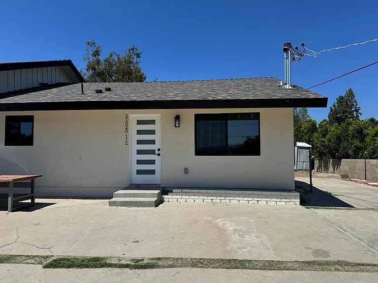 21025 San Jose St — Photo 1