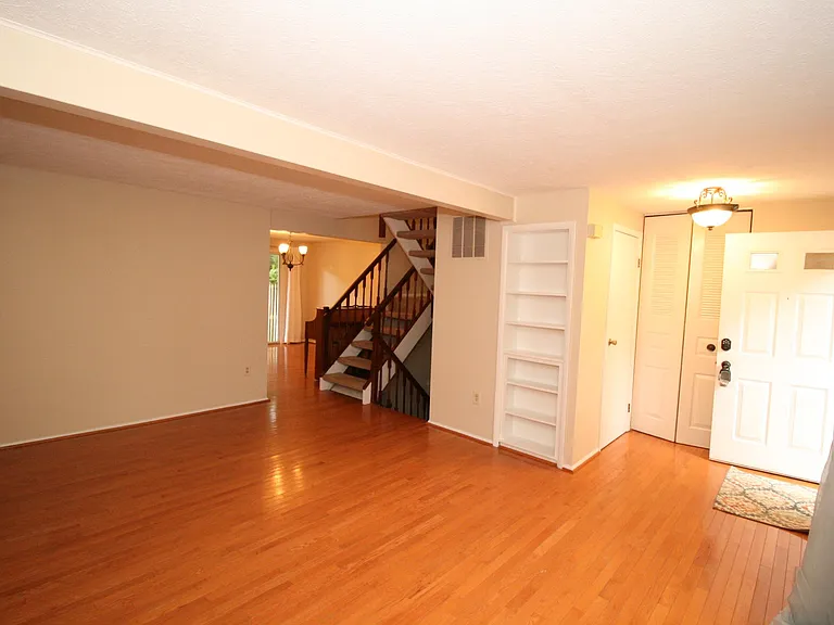 17231 Epsilon Pl — Photo 2