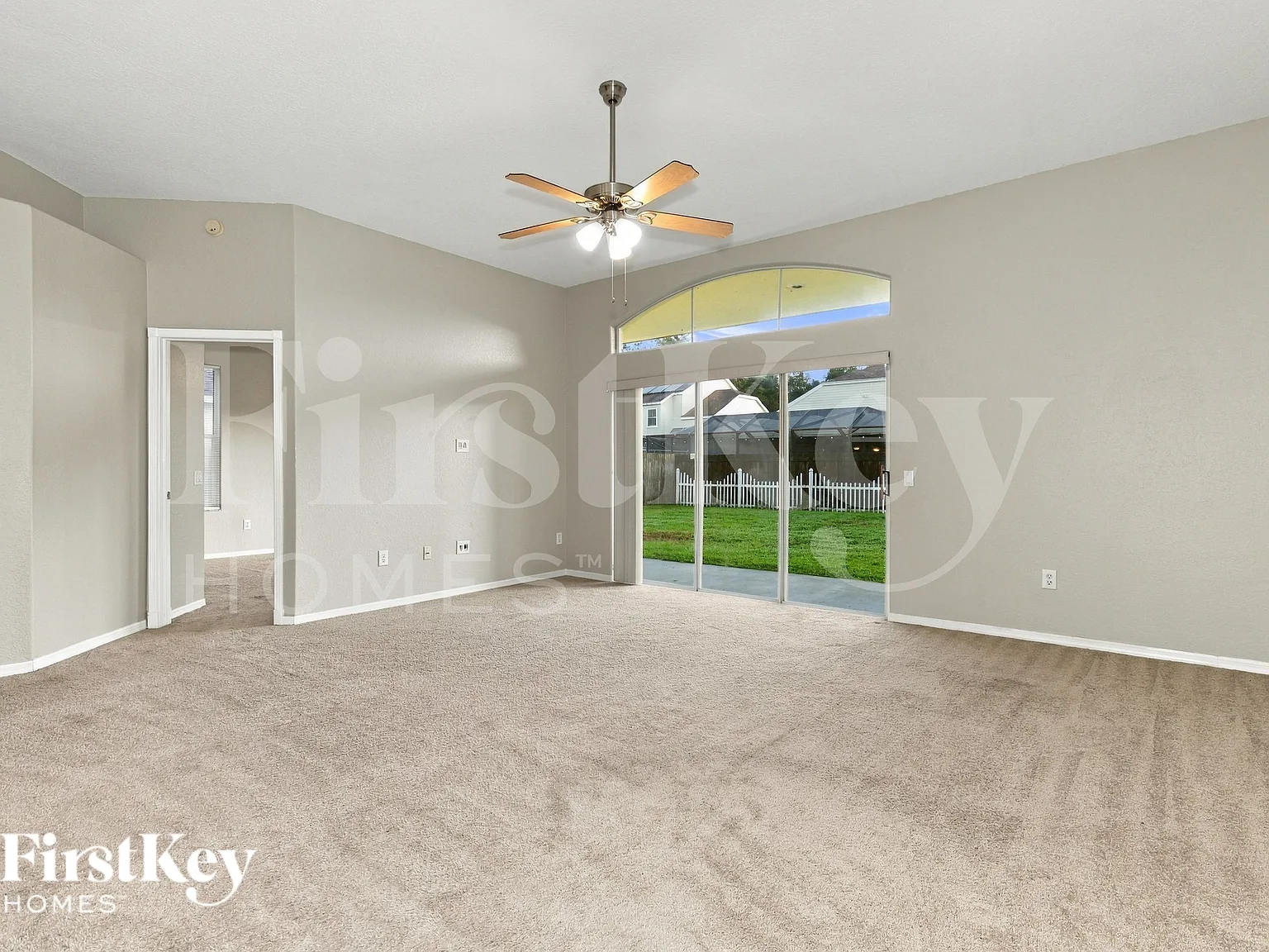 4 bed, 2.0 bath, 2203 sqft, $2,190 — Photo 4