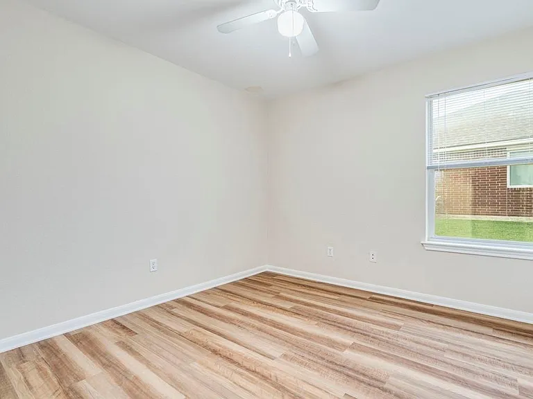 157 Maplewood S — Photo 20