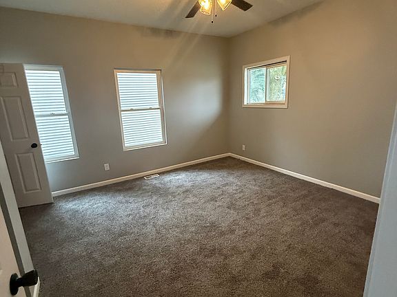 4th image of 2400 Dean Ave