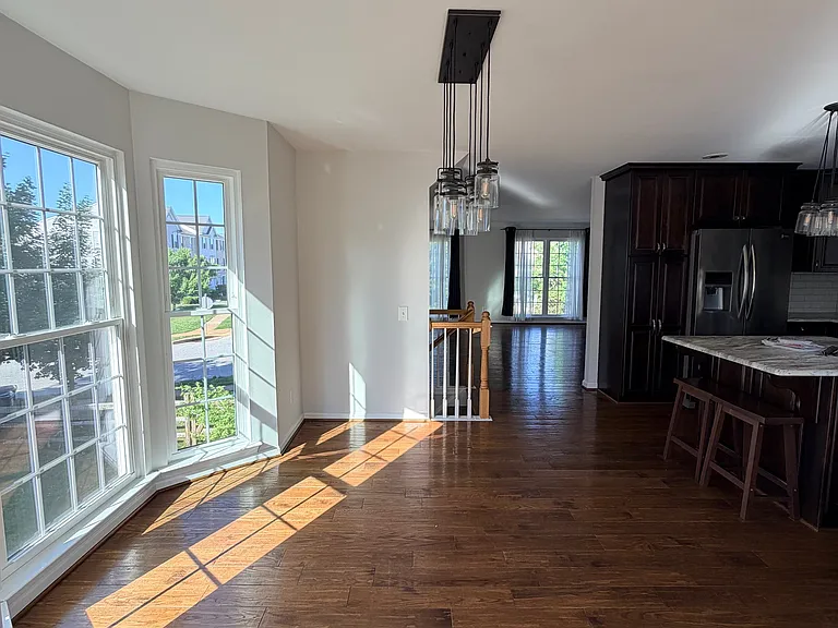 8 Crenshaw Ct — Photo 13