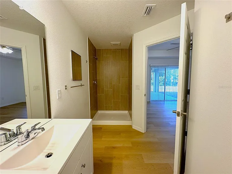 1017 Carnegie Dr — Photo 19