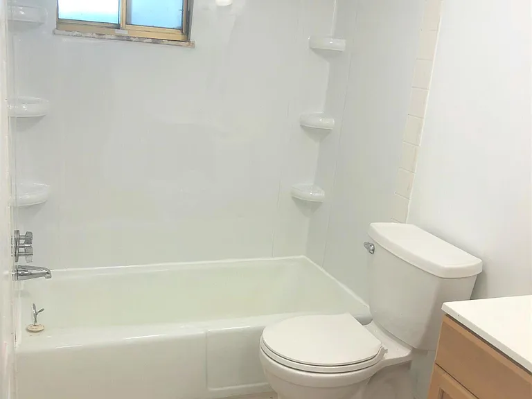 6350 Forward Ave #3R — Photo 8
