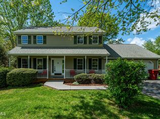 511 Steeplechase Dr, Johnson City, TN 37601