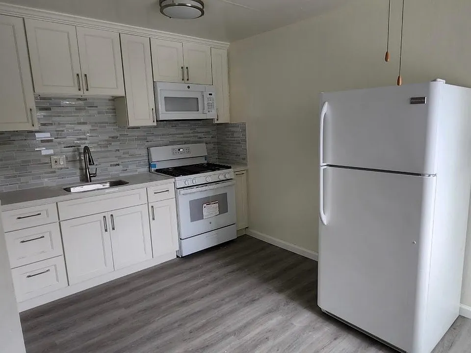 Newly Remodeled Kitchen
