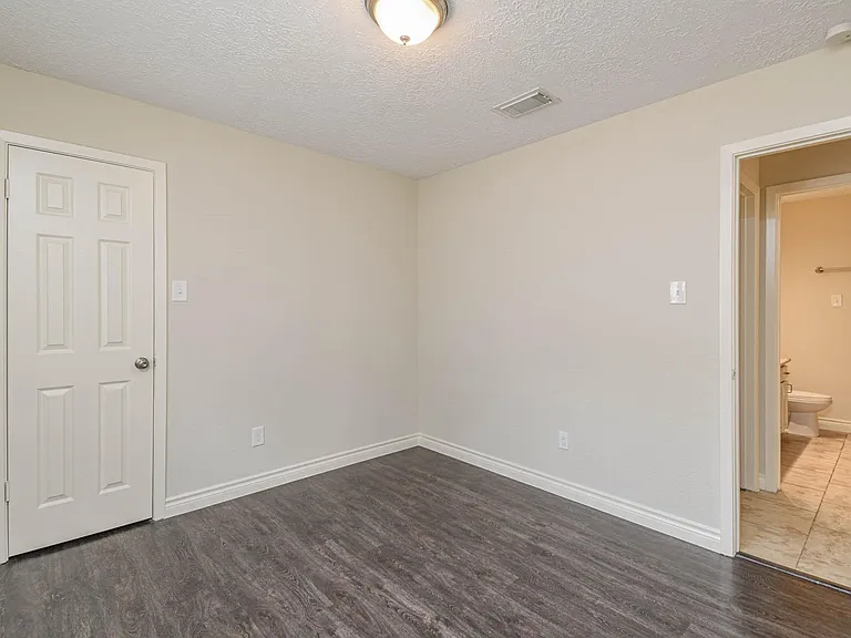 4922 Bridgemont Ln — Photo 17