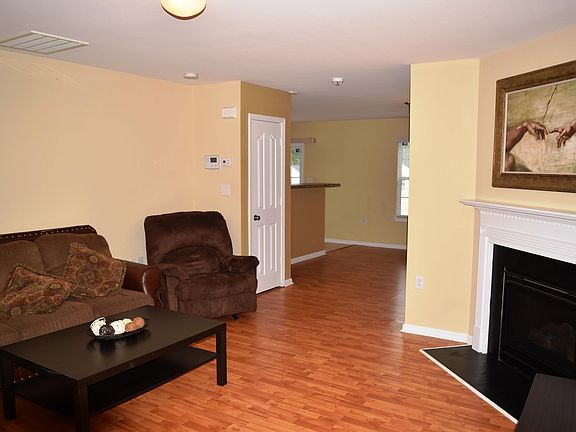 Laminate floors, fireplace