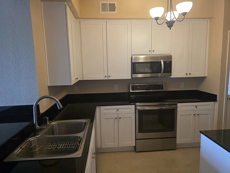 8539 Gate Pkwy W #9301 — Photo 7