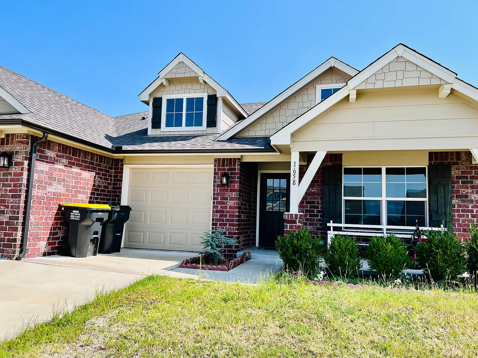 4 bed, 1802 sqft, $2,300 — Photo 3