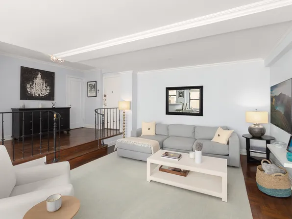 235 East 73rd Street 3E image 2 of 6