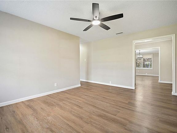 4th image of 228 Anderson Rd