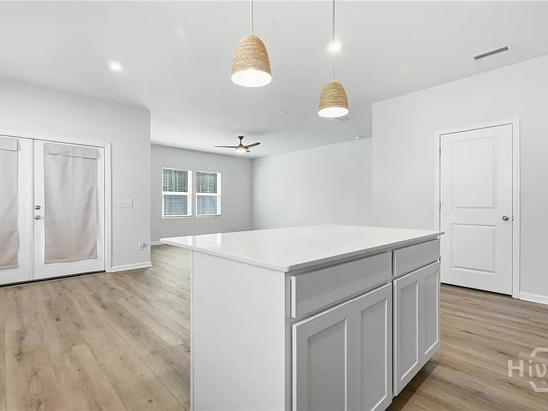 217 Crosstown Ave — Photo 9