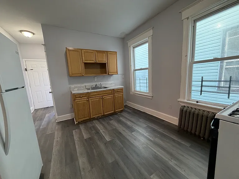 67 Graham Ave #2 — Photo 6