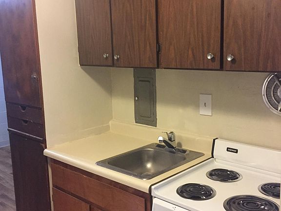 3rd image of 1120 NE 43rd St APT 107