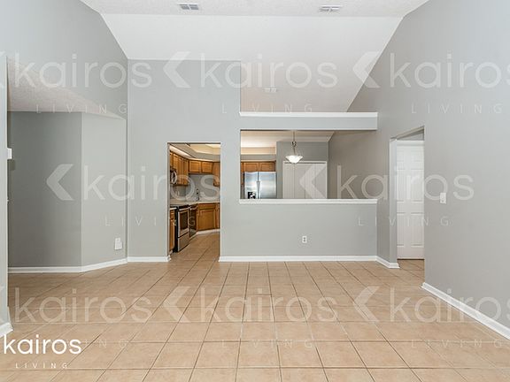 5th image of 1846 Manitoba Ct N