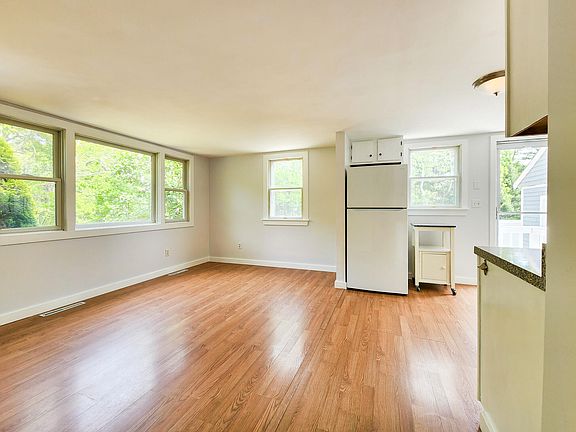 4th image of 35 Cammett Way