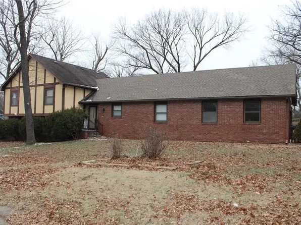 1609 Woodland Ter, Pittsburg, KS 66762