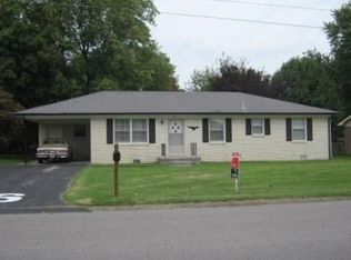 506 Holiday Park Dr, Hopkinsville, KY 42240
